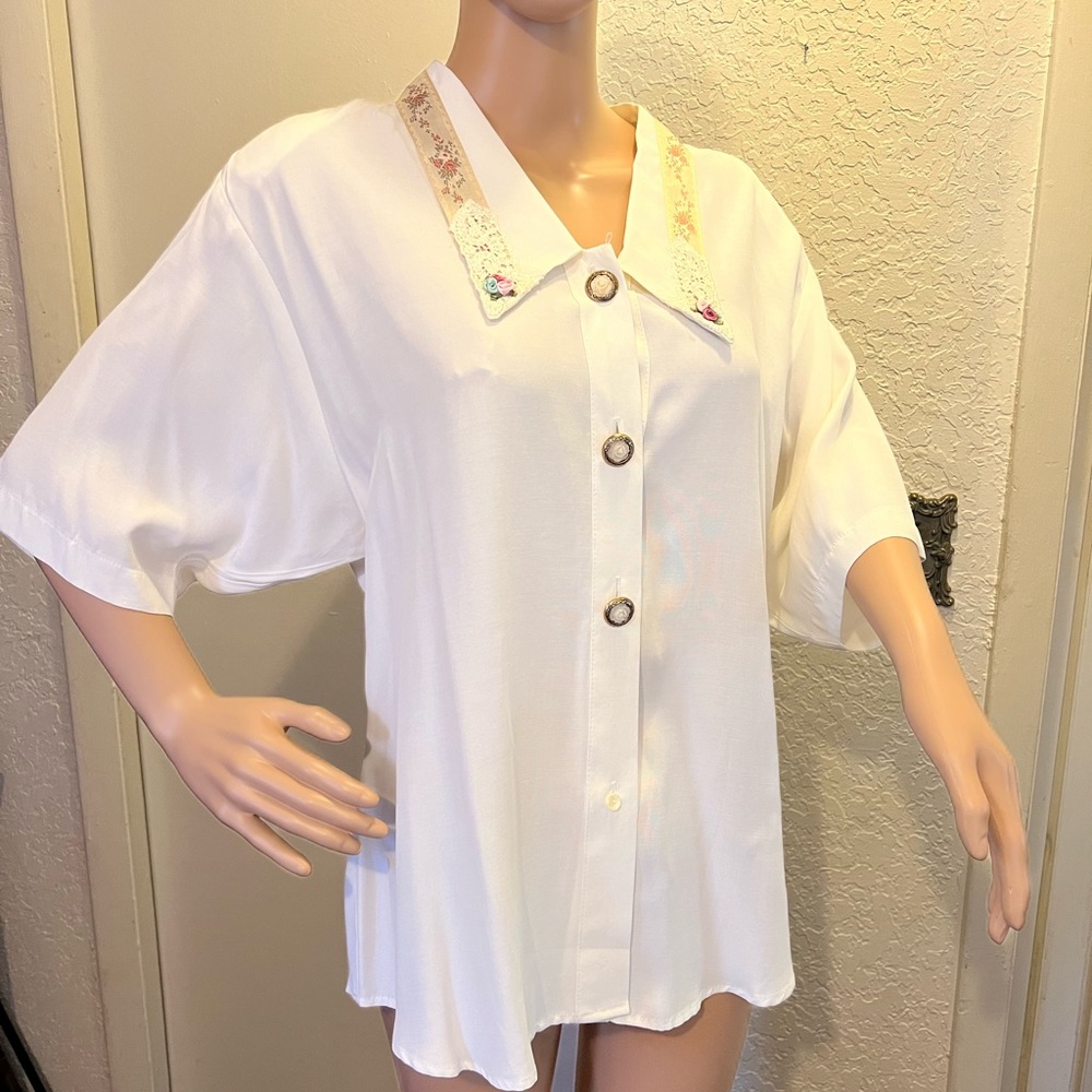 Vintage Casual Corner New Blouse Embroidered Bat Sleeves Large White